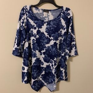 STAR VIXEN Blue Floral Top size XLarge